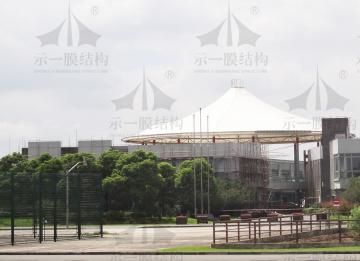 在冬季低溫時(shí)膜結(jié)構(gòu)適合施工嗎？