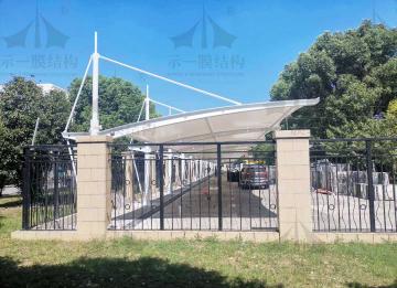 為什么膜結(jié)構(gòu)車(chē)棚能被迅速接受？